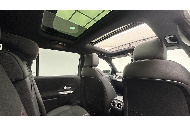 Mercedes-Benz EQB EQB 350 AMG Line - U4445