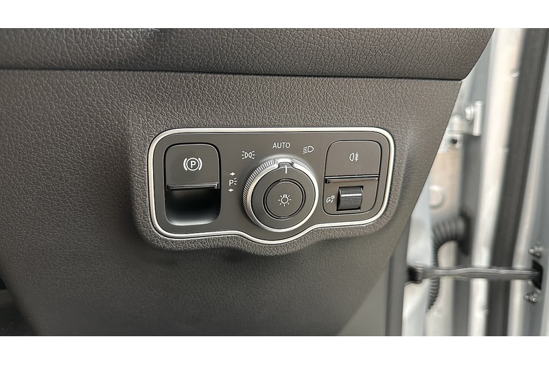 Mercedes-Benz EQB EQB 350 AMG Line - U4445