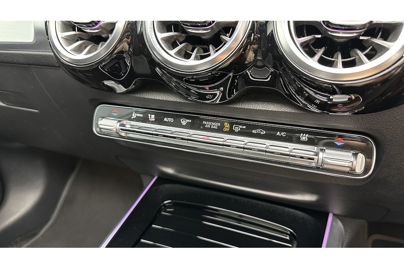 Mercedes-Benz EQB EQB 350 AMG Line - U4445