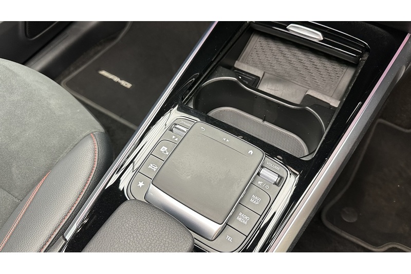 Mercedes-Benz EQB EQB 350 AMG Line - U4445