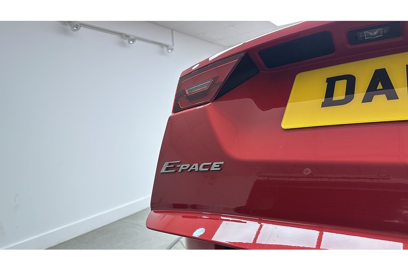 Jaguar E-PACE D180 R-Dynamic HSE - U4451