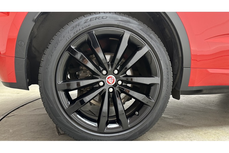 Jaguar E-PACE D180 R-Dynamic HSE - U4451