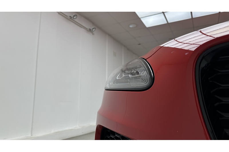 Jaguar E-PACE D180 R-Dynamic HSE - U4451