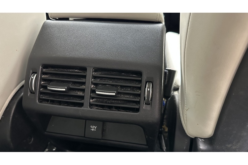 Jaguar E-PACE D180 R-Dynamic HSE - U4451