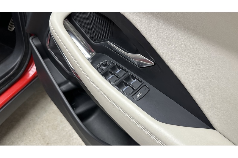 Jaguar E-PACE D180 R-Dynamic HSE - U4451