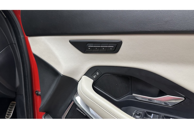 Jaguar E-PACE D180 R-Dynamic HSE - U4451