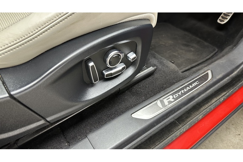 Jaguar E-PACE D180 R-Dynamic HSE - U4451