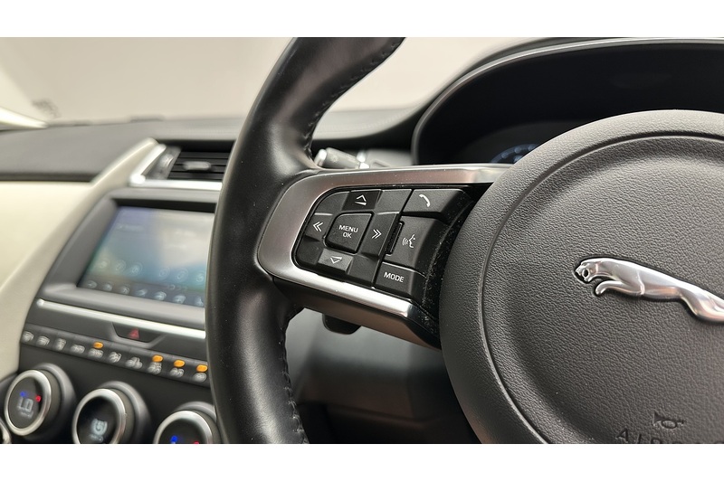 Jaguar E-PACE D180 R-Dynamic HSE - U4451