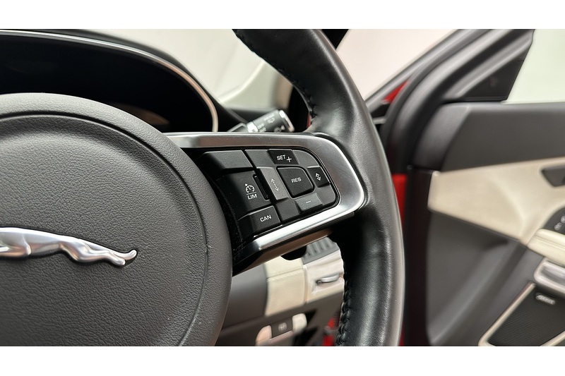Jaguar E-PACE D180 R-Dynamic HSE - U4451