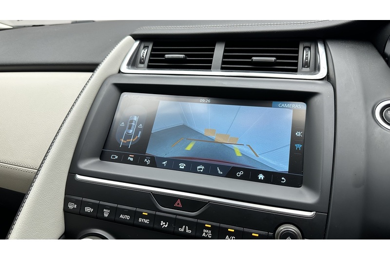 Jaguar E-PACE D180 R-Dynamic HSE - U4451