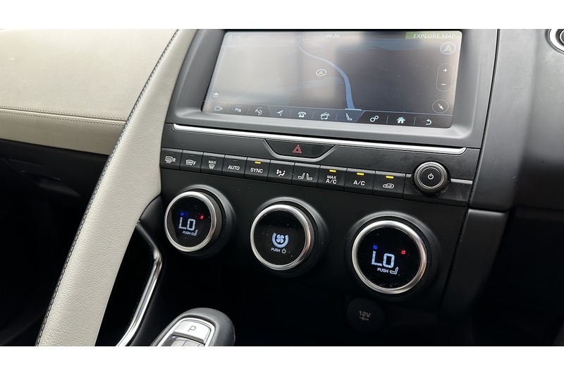 Jaguar E-PACE D180 R-Dynamic HSE - U4451