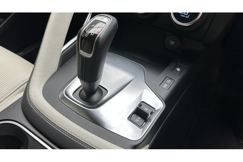 Jaguar E-PACE D180 R-Dynamic HSE - U4451
