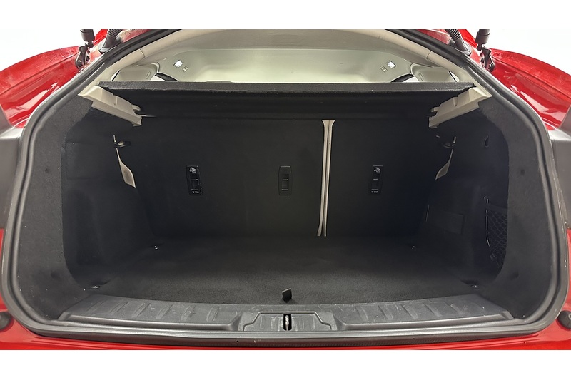 Jaguar E-PACE D180 R-Dynamic HSE - U4451