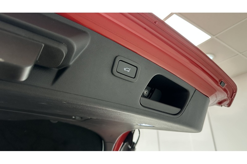 Jaguar E-PACE D180 R-Dynamic HSE - U4451