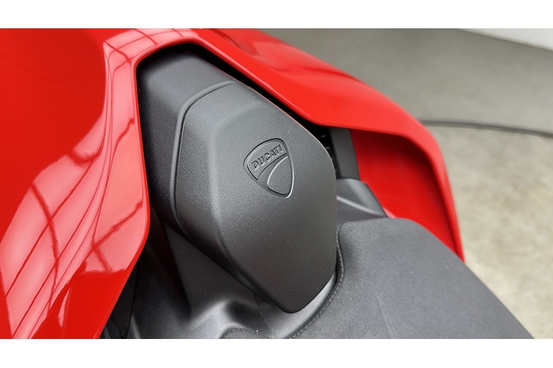 Ducati Panigale V4  - U4487