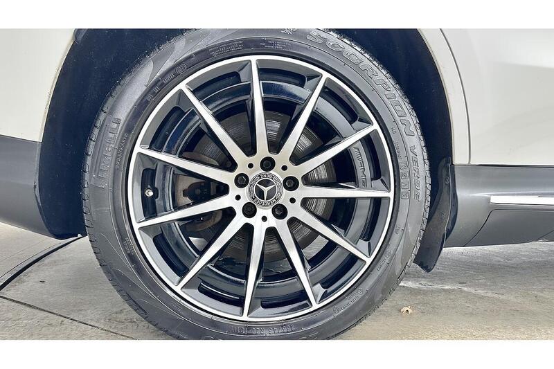 Mercedes-Benz EQC EQC 400 80kWh AMG Line SUV 5dr Electric Auto 4MATIC (408 ps) - U454