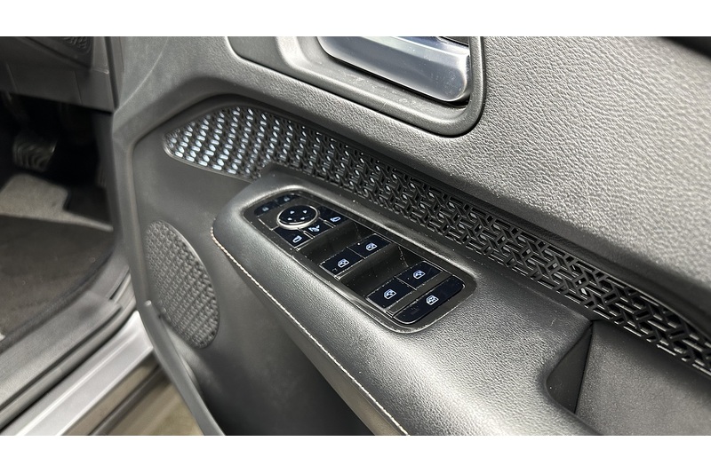 Nissan ARIYA 63kWh Engage SUV 5dr Electric Auto 7.4kW Charger (217 ps) - U458