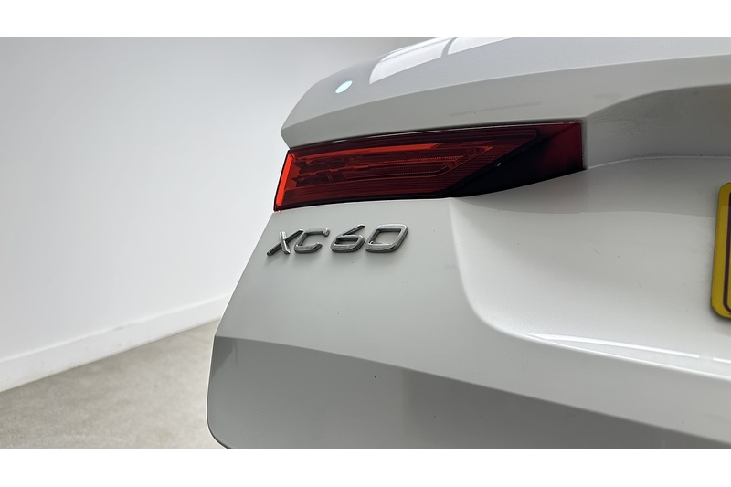 Volvo XC60 h T6 Recharge Plus - U484