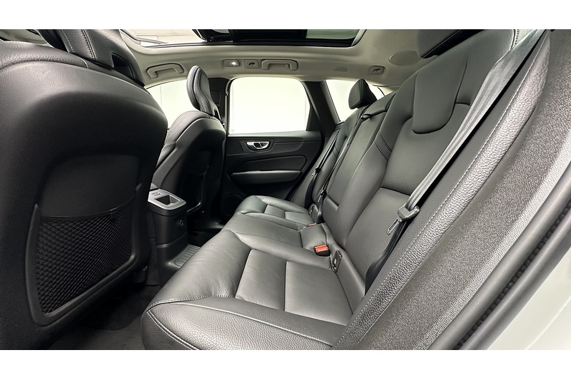 Volvo XC60 h T6 Recharge Plus - U484