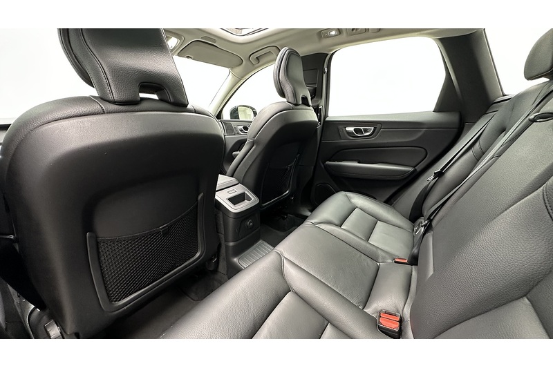 Volvo XC60 h T6 Recharge Plus - U484