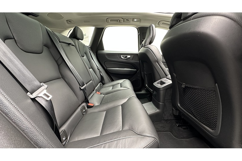 Volvo XC60 h T6 Recharge Plus - U484