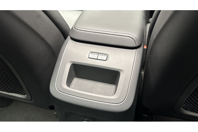 Volvo XC60 h T6 Recharge Plus - U484