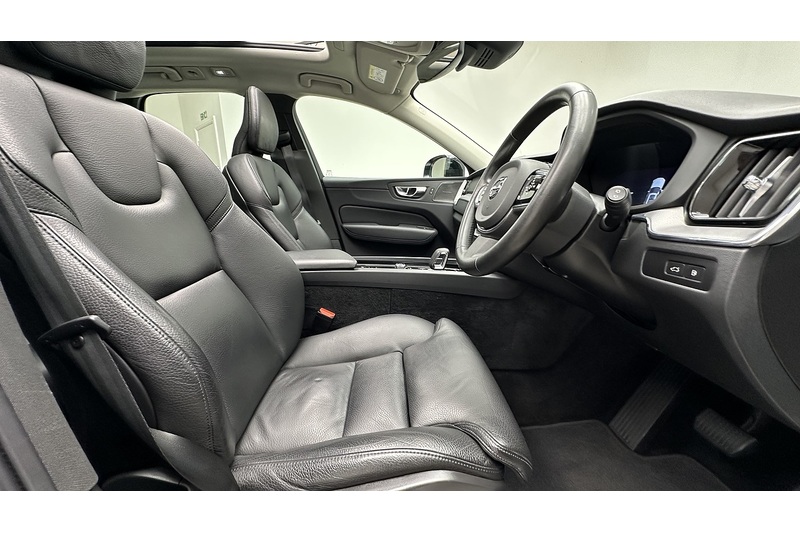 Volvo XC60 h T6 Recharge Plus - U484