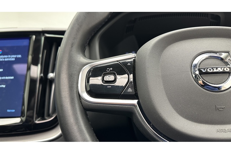 Volvo XC60 h T6 Recharge Plus - U484