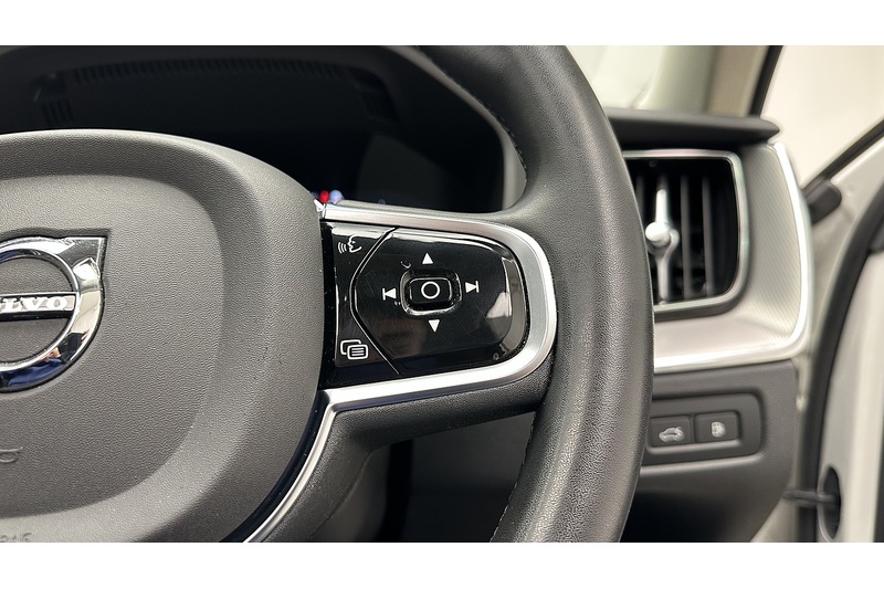Volvo XC60 h T6 Recharge Plus - U484