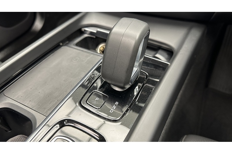 Volvo XC60 h T6 Recharge Plus - U484