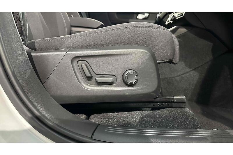 Volvo C40 Recharge 69kWh Plus SUV 5dr Electric Auto (231 ps) - U50