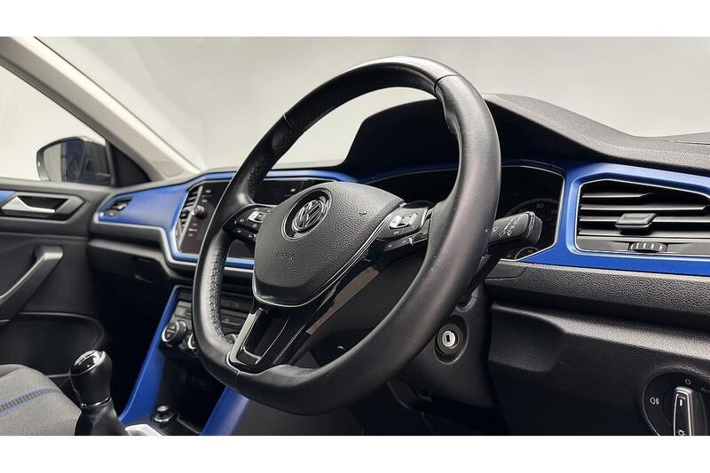 Volkswagen T-Roc 1.5 TSI GPF EVO Design SUV 5dr Petrol Manual Euro 6 (s/s) (150 ps) - U562