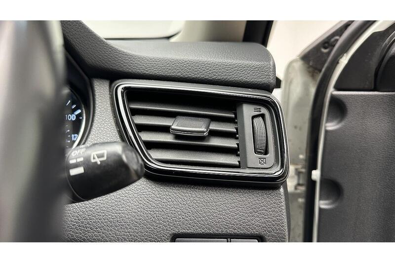 Nissan X-Trail 1.7 dCi Tekna SUV 5dr Diesel Manual Euro 6 (s/s) (150 ps) - U610
