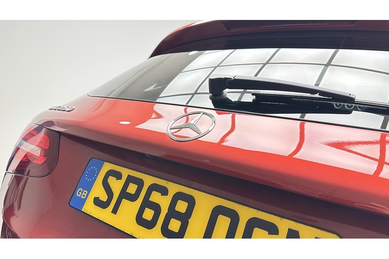Mercedes-Benz GLC 2.0 GLC250 AMG Line (Premium) SUV 5dr Petrol G-Tronic+ 4MATIC Euro 6 (s/s) (211 ps) - U686