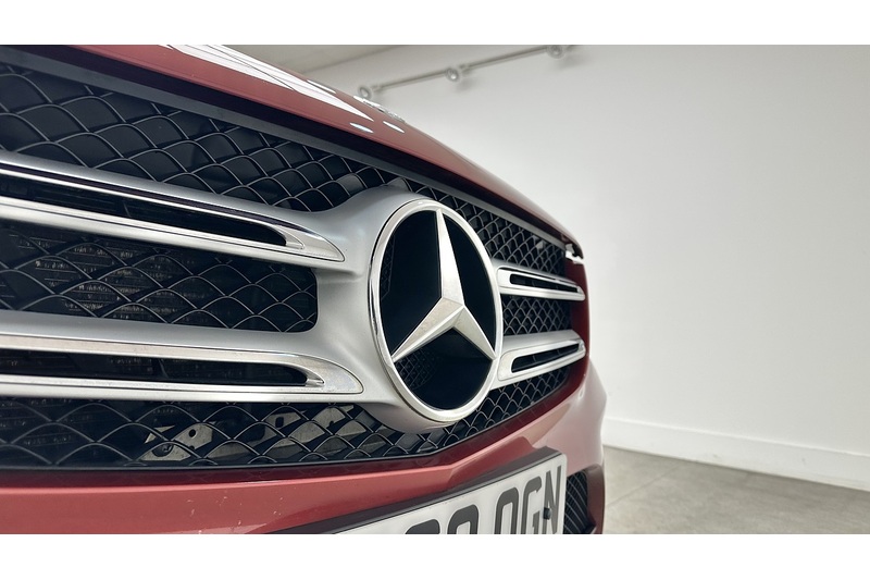 Mercedes-Benz GLC 2.0 GLC250 AMG Line (Premium) SUV 5dr Petrol G-Tronic+ 4MATIC Euro 6 (s/s) (211 ps) - U686