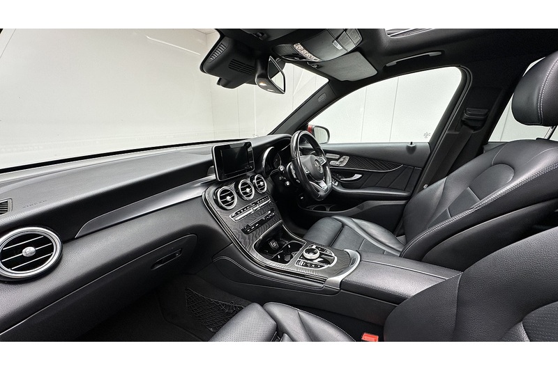 Mercedes-Benz GLC 2.0 GLC250 AMG Line (Premium) SUV 5dr Petrol G-Tronic+ 4MATIC Euro 6 (s/s) (211 ps) - U686