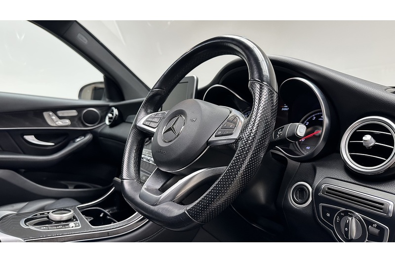 Mercedes-Benz GLC 2.0 GLC250 AMG Line (Premium) SUV 5dr Petrol G-Tronic+ 4MATIC Euro 6 (s/s) (211 ps) - U686