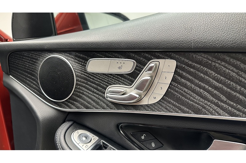 Mercedes-Benz GLC 2.0 GLC250 AMG Line (Premium) SUV 5dr Petrol G-Tronic+ 4MATIC Euro 6 (s/s) (211 ps) - U686