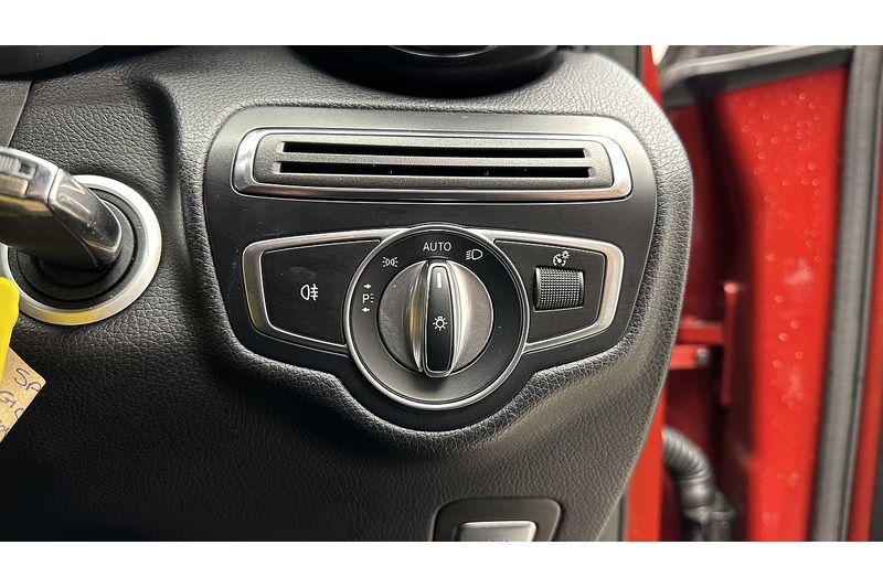 Mercedes-Benz GLC 2.0 GLC250 AMG Line (Premium) SUV 5dr Petrol G-Tronic+ 4MATIC Euro 6 (s/s) (211 ps) - U686