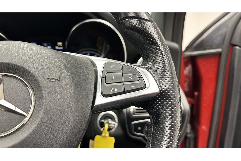 Mercedes-Benz GLC 2.0 GLC250 AMG Line (Premium) SUV 5dr Petrol G-Tronic+ 4MATIC Euro 6 (s/s) (211 ps) - U686