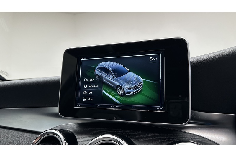 Mercedes-Benz GLC 2.0 GLC250 AMG Line (Premium) SUV 5dr Petrol G-Tronic+ 4MATIC Euro 6 (s/s) (211 ps) - U686