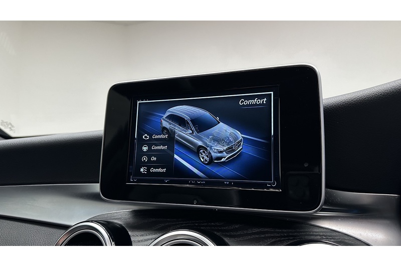 Mercedes-Benz GLC 2.0 GLC250 AMG Line (Premium) SUV 5dr Petrol G-Tronic+ 4MATIC Euro 6 (s/s) (211 ps) - U686