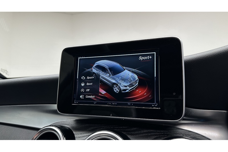 Mercedes-Benz GLC 2.0 GLC250 AMG Line (Premium) SUV 5dr Petrol G-Tronic+ 4MATIC Euro 6 (s/s) (211 ps) - U686