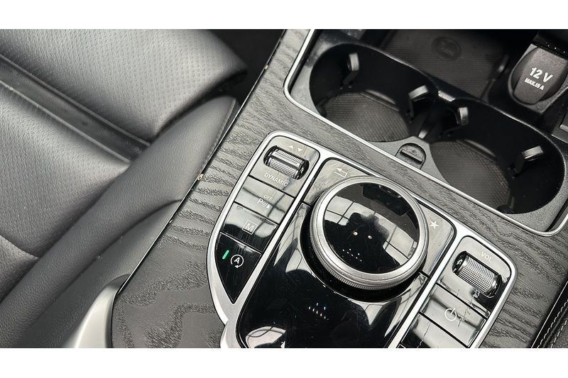 Mercedes-Benz GLC 2.0 GLC250 AMG Line (Premium) SUV 5dr Petrol G-Tronic+ 4MATIC Euro 6 (s/s) (211 ps) - U686