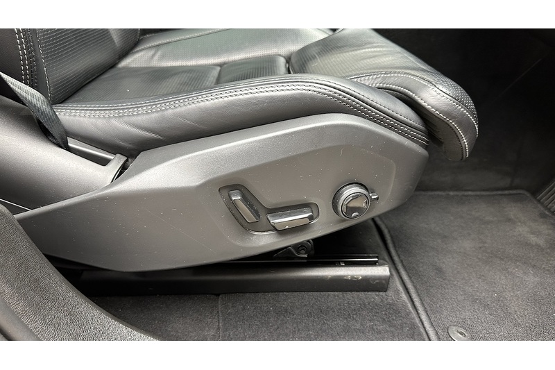 Volvo XC60 h T8 Twin Engine Inscription - U717