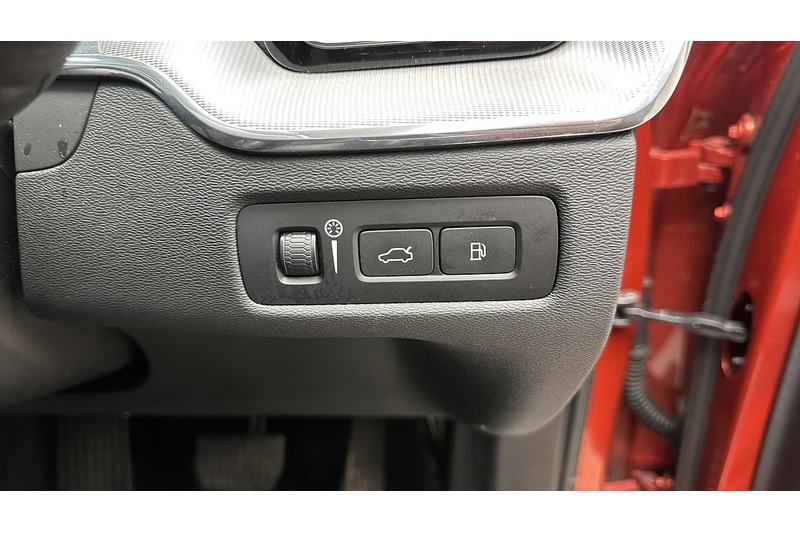 Volvo XC60 h T8 Twin Engine Inscription - U717