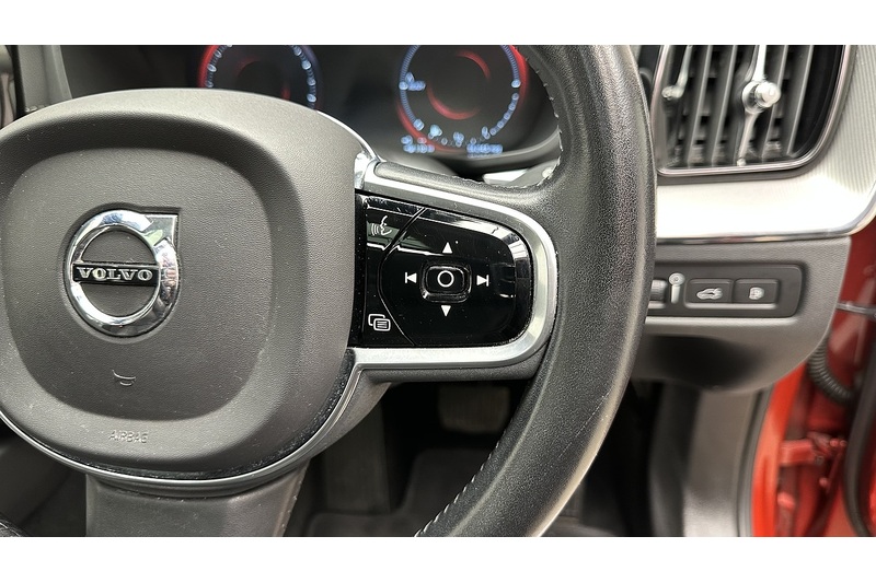 Volvo XC60 h T8 Twin Engine Inscription - U717