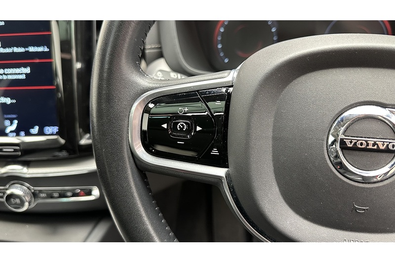 Volvo XC60 h T8 Twin Engine Inscription - U717