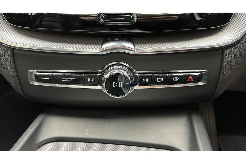 Volvo XC60 h T8 Twin Engine Inscription - U717