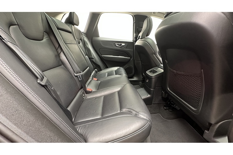 Volvo XC60 h T8 Twin Engine Inscription - U717